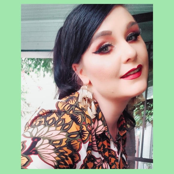 Meet your Posher, Andi - Picture 1 of 1